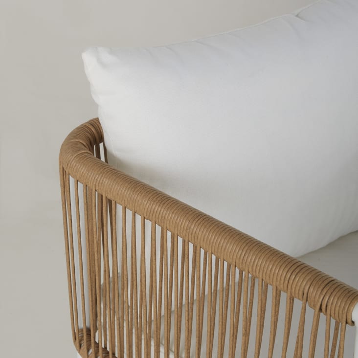 Maisons du Monde Swann - Mesa de jardín de compuesto efecto teca para 4 personas. L. 110 y sillones encajables (x4) de resina reciclada efecto mimbre Descuentos del mes