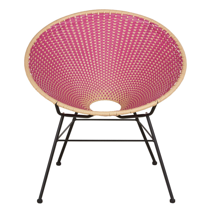 Maisons du Monde Cobie - Silla de jardín de acero negro y resina reciclada en rosa y beige Devoluciones gratuitas