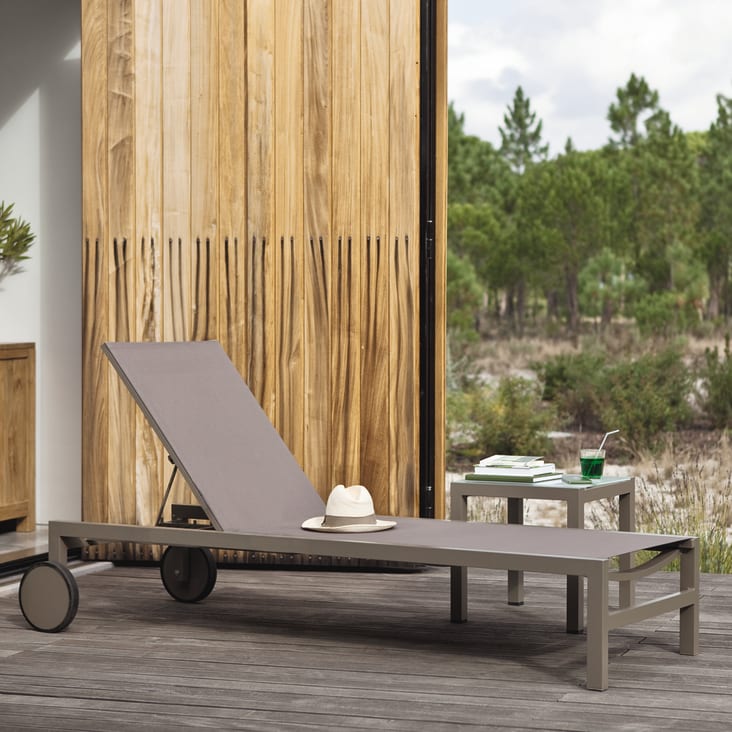 Maisons du Monde Antalya - Tumbona con ruedas de aluminio topo En oferta