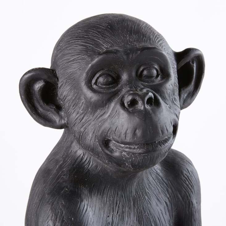 Maisons du Monde Little Gandhi - Mono decorativo de jardín de resina negra Alt.56 En oferta