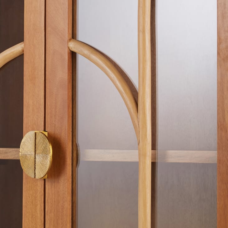 Maisons du Monde Perseus - Vitrina de madera de mango con puertas de cristal y detalles de ratán Envío gratis