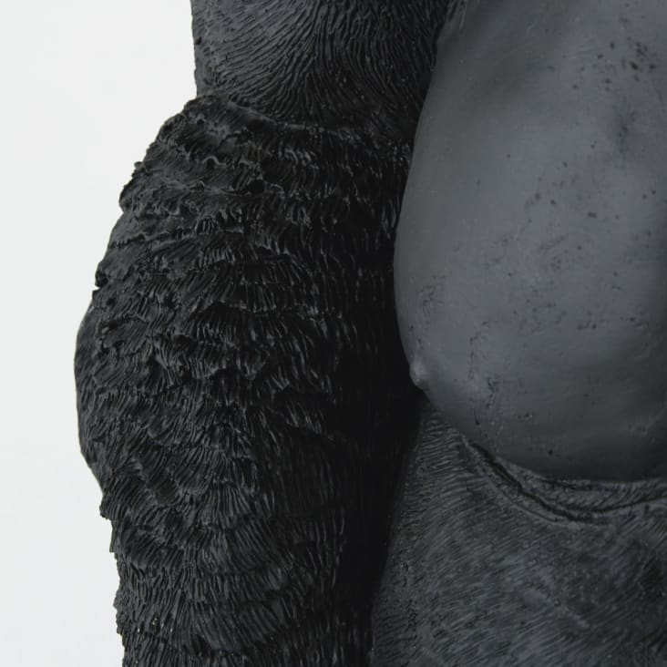 Maisons du Monde NEOBROUSSE - Estatua de jardín de gorila sentado negra mate Alt. 83 Descuento por venta flash